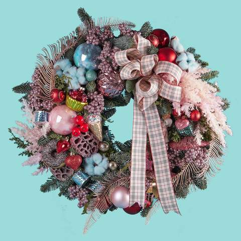 Christmas wreath «Caramel carousel»