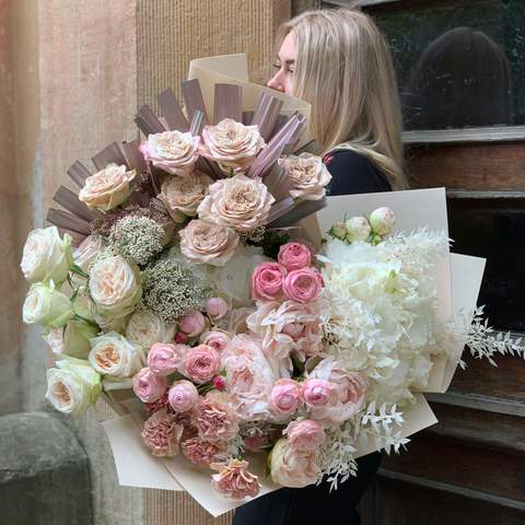 Luxurious bouquet «Love whim»
