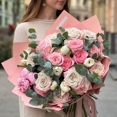 Sophisticated bouquet of peony roses, ranunculi and peonies «Petals of Tenderness», Flowers: Pion-shaped rose, Ranunculus, Paeonia, Eucalyptus