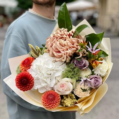 Bouquet «Honey Autumn», Flowers: Dahlia, Clematis, Pion-shaped rose, Chrysanthemum, Freesia, Hydrangea, Magnolia, Celosia, Dianthus