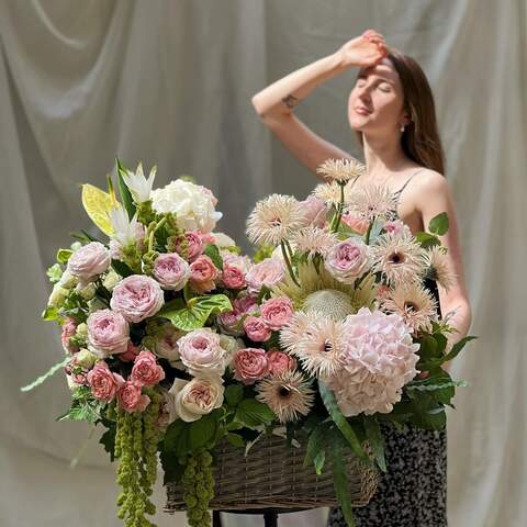Flower basket «Embrace of Love», Flowers: Pion-shaped rose, Protea, Hydrangea, Gerbera, Anthurium, Bush Rose, Rubus Idaeus, Eucalyptus, Amaranthus