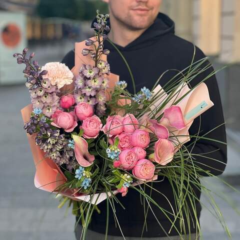 Bouquet «Sweet bubbles», Flowers: Pion-shaped rose, Oxypetalum, Zantedeschia, Bergras, Delphinium, Dianthus