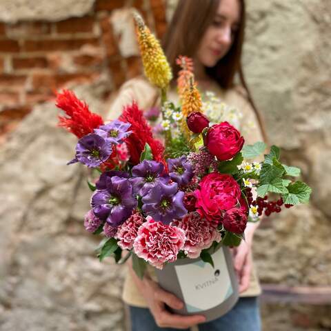Box with flowers «Firebird», Flowers: Eustoma, Dianthus, Pion-shaped rose, Celosia, Tanacetum, Chrysanthemum