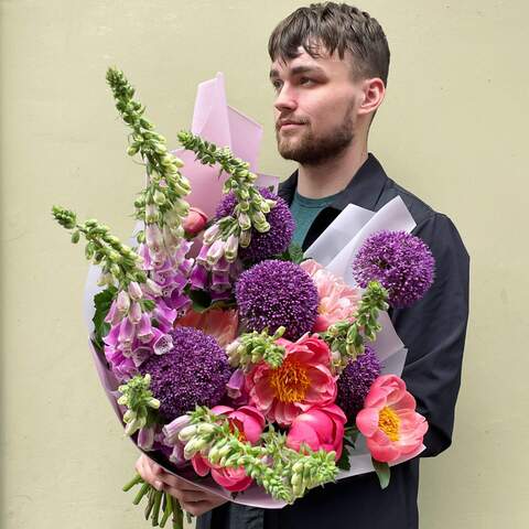 Bouquet «Beautiful feelings», Flowers: Paeonia, Allium, Digitalis, Raspberry twigs
