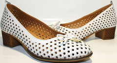Летние туфли кожаные женские с перфорацией. Белые туфли на невысоком каблуке Rifellini Rovigo - White.