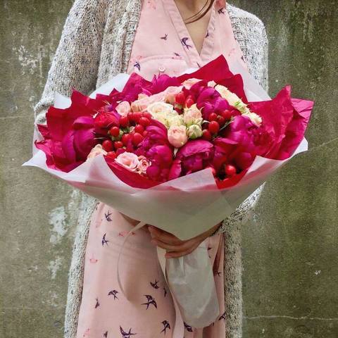The highest bouquet, Juicy bouquet of peonies and spray roses