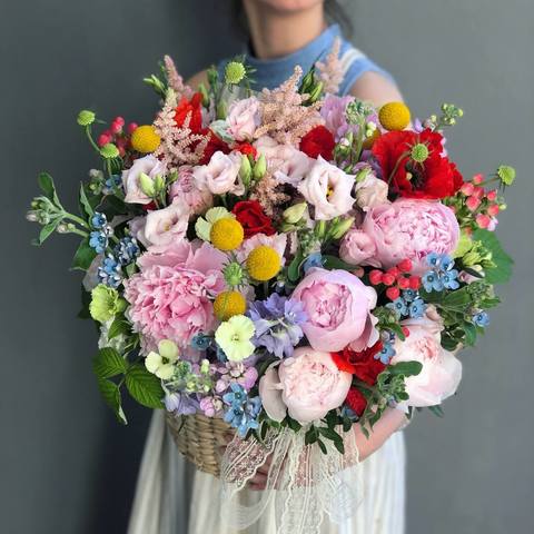 Photo of Basket of flowers 