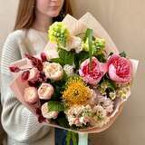 Photo of Atmospheric bouquet with leucospermum and peonies «Cozy cashmere»