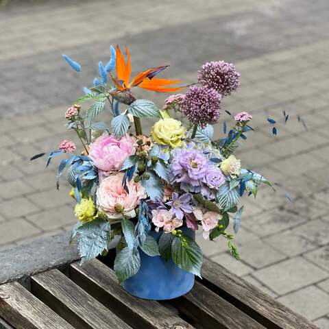 Interesting composition in pastel shades «Stormy coolness», Flowers: Freesia, Dianthus, Rubus, Pion-shaped rose, Hydrangea, Achillea, Eustoma, Strelitzia, Chasmanthium