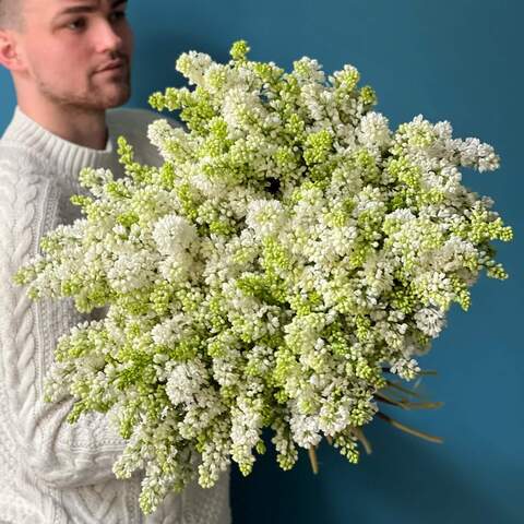 Bouquet with 45 branches of white lilac «Fragrant meringue», Flowers: Syringa