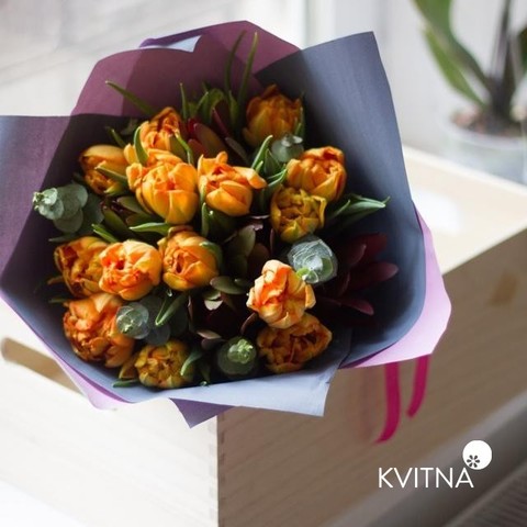 Bouquet of pion-shaped tulips, Saturated shades of the bouquet will not leave indifferent even the most picky and demanding custmers.