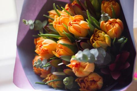 Photo of Bouquet of pion-shaped tulips