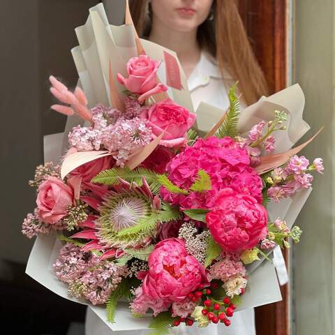 Bouquet «Dawn glow», Flowers: Protea, Pion-shaped rose, Syringa, Ambrella, Paeonia, Matthiola, Hypericum, Hydrangea, Eustoma, Lagurus