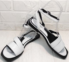 Белые сандали босоножки с ремешком на щиколотке Brocoli H1886-9165-S873 White.
