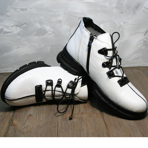 Кожаные ботинки демисезонные женские. Белые ботильоны Ripka White