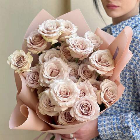 25 троянд Квіксенд у букеті «Пудрова легкість», Квіти: Троянда