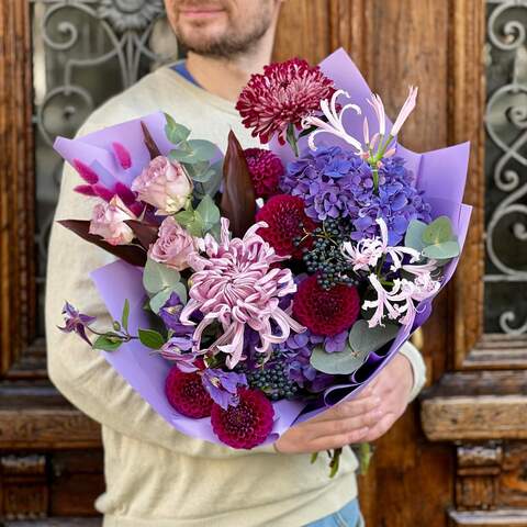 Bouquet «Noble Amethyst», Flowers: Chrysanthemum, Hydrangea, Nerine, Dahlia, Clematis, Rose, Viburnum (berries), Eucalyptus