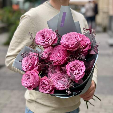 11 пионовидных роз в букете «Тёмный аметист», Цветы: Роза пионовидная, Эвкалипт