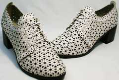 Модные туфли босоножки закрытый носок и пятка женские Arella 426-33 White.