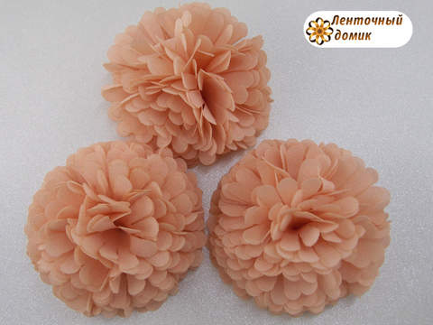 Цветок из ткани персиковый