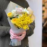 Photo of Spring bouquet with Mimosa and Narcissus