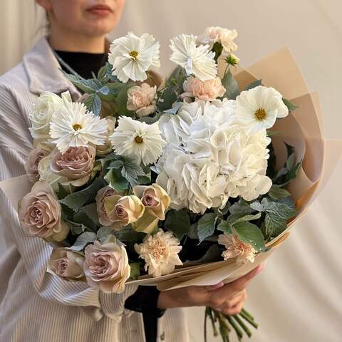 Pastel exquisite bouquet «Walnut Meringue», Flowers: Hydrangea, Pion-shaped rose, Rubus Idaeus, Dianthus, Peony Spray Rose, Cosmos