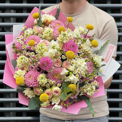 Bouquet «There will be no parting», Flowers: Matthiola, Freesia, Tanacetum, Bush Rose, Dahlia, Antirinum