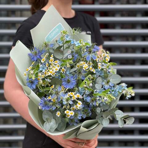 Bouquet «Field Sky», Flowers: Tanacetum, Oxypetalum, Nigella, Eucalyptus