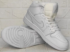 Белые мужские кроссовки с белой подошвой Nike Air Jordan A806-1 All White.