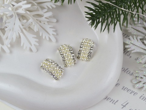 Жемчужно-стразовый прямоугольник на серебре