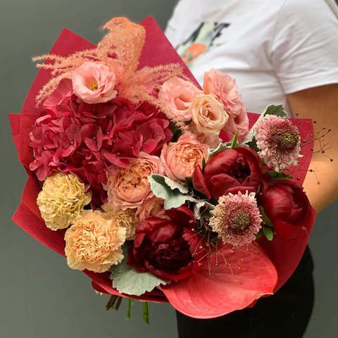 Bouquet «Raspberry marshmallows», Flowers: Hydrangea, Miscanthus, Dianthus, Anthurium, Senecio, Eustoma, Scabiosa, Pion-shaped rose, Paeonia
