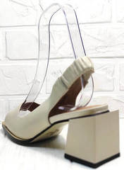 Удобные босоножки на невысоком каблуке женские Brocoli H150-9137-2234 Cream.