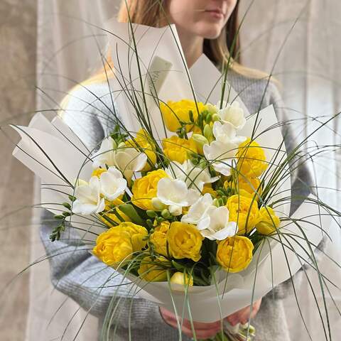 Букет «Светлое солнышко», Цветы: Тюльпан, Фрезия, Берграс