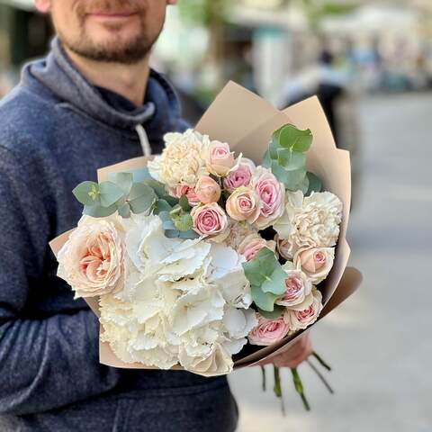 Photo of Ніжний букет з гортензією «Тендітна усмішка»