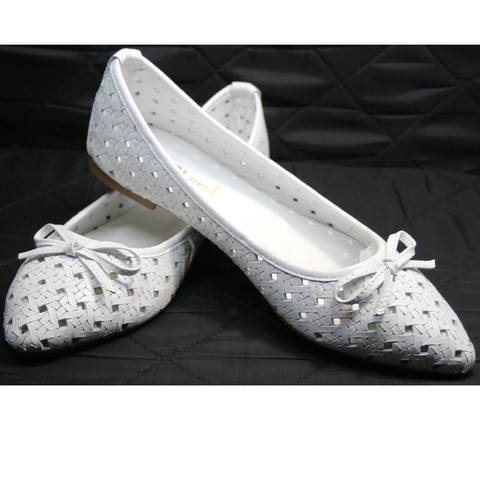 Летняя обувь женская. Белые туфли - остроносые балетки с перфорацией Vasari Gloria White2.