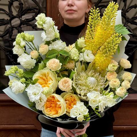 Photo of Luxurious bouquet with protea «Arrows of Helios»