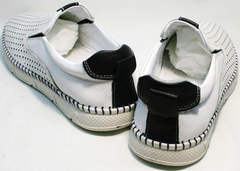 Модные белые туфли полуспортивные слипоны с перфорацией мужские Ridge Z-441 White Black.