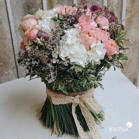 Vintage sheaf with vovuzella rose, Sheaf with hydrangea and vovuzella rose will give chic to your interior