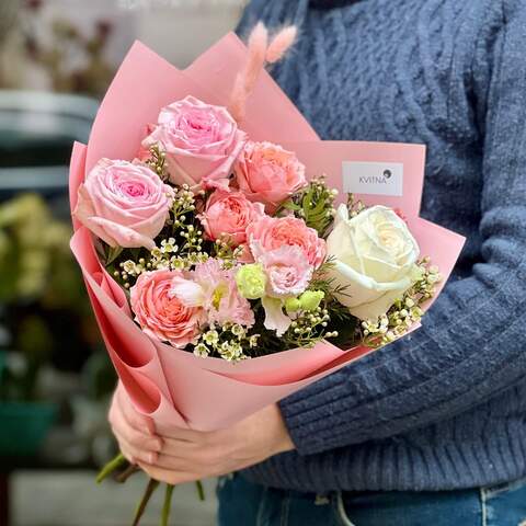 Пастельний букет з піоновидних троянд та еустоми «Рожеві думки», Квіти: Хамелаціум, Еустома, Троянда піоновидна кущова, Троянда піоновидна