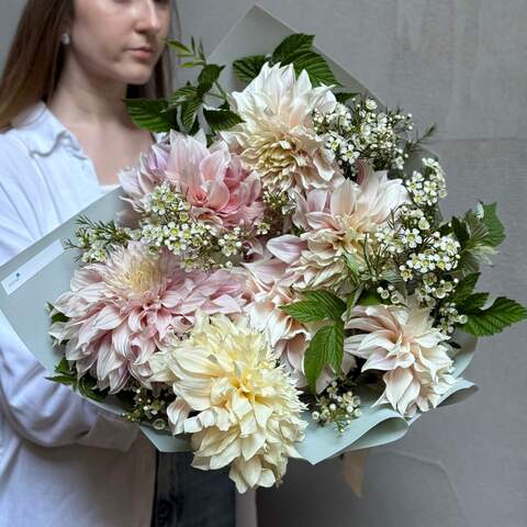 Fluffy bouquet of Cafe Au Lait dahlias and chamelatium «August Greetings», Flowers: Chamelaucium, Dahlia, Rubus Idaeus