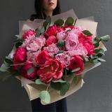 Photo of Mix of 23 coral and pink peonies 