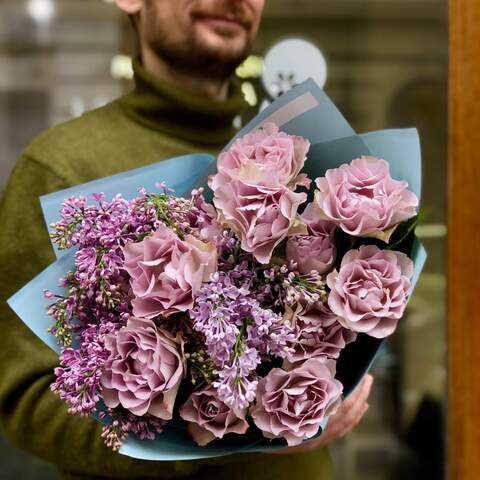 Лавандовий букет із 13 троянд сорту Memory Lane та бузку «Фіолетовий аромат», Квіти: Троянда, Бузок