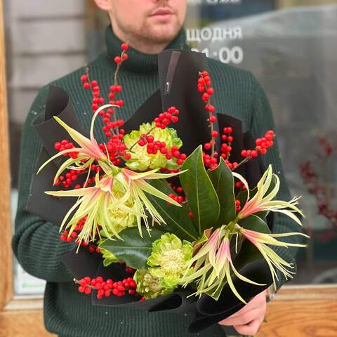 Photo of Contrasting bouquet of amaryllis and peony roses «Passionate winter»