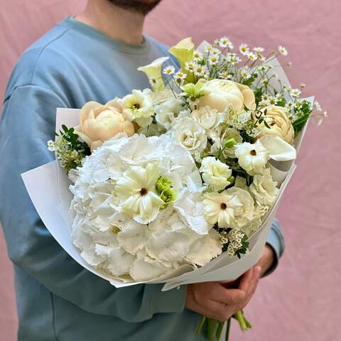 Photo of Light bouquet with hydrangea and peonies «Birth of the Moon»