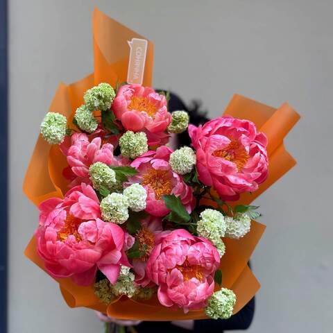 Bouquet «Spring Harmony», Flowers: Paeonia, Viburnum