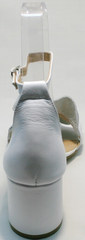 Нежные босоножки на каблуке с закрытой пяткой Ari Andano K-0100 White.