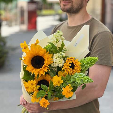 Bright field bouquet «Honey Drops», Flowers: Matthiola, Cosmos, Helianthus, Molucella