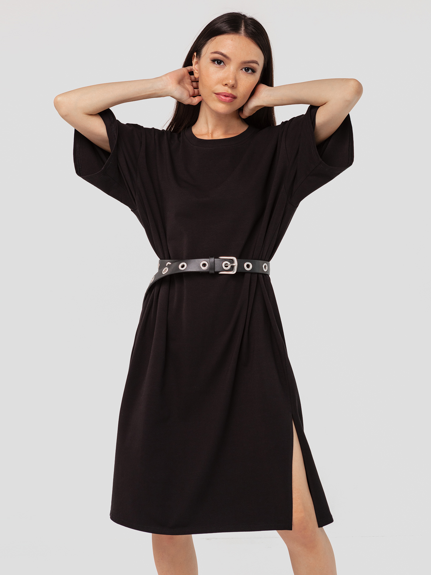 Сукня-футболка чорна з розрізом 