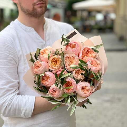 Exquisite bouquet of Juliet peony roses «Apricot Gelato», Flowers: Pion-shaped rose, Olive