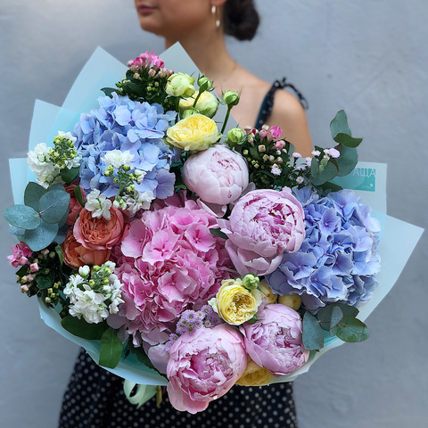 Bouquet «Freshness of the morning», Flowers: Hydrangea, Pion-shaped rose, Matthiola, Bouvardia, Eucalyptus, Aster, Paeonia
